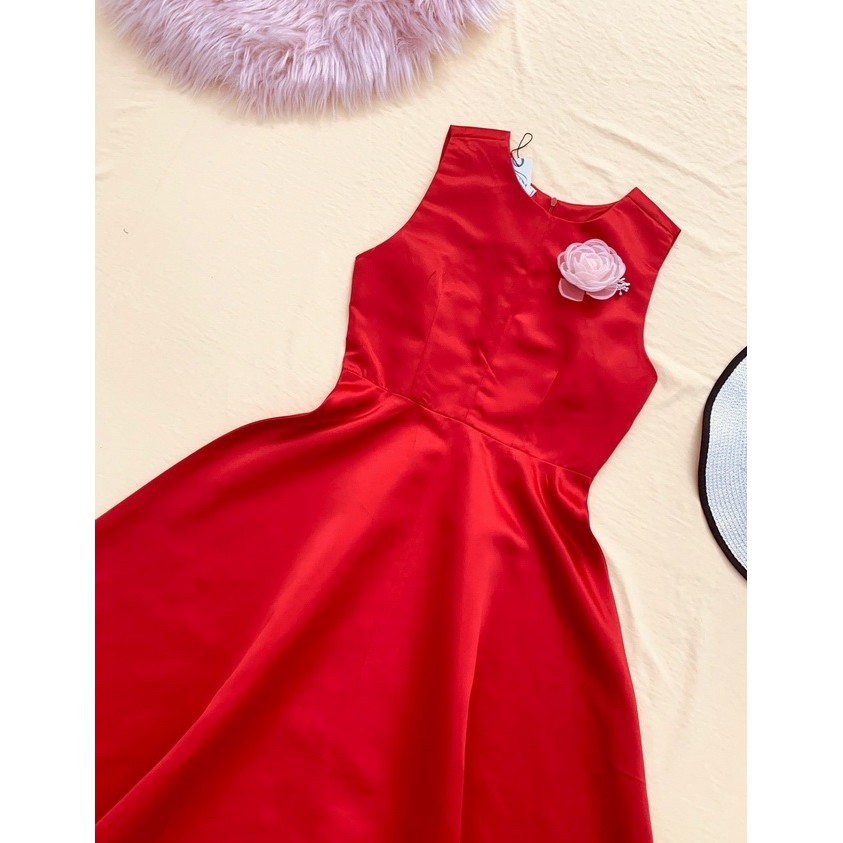 Đầm lụa xoè thiết kế cao cấp form basic 3 lỗ sát nách xinh xinh dài qua gối đi làm | đi tiệc (hàng có nhiều size)