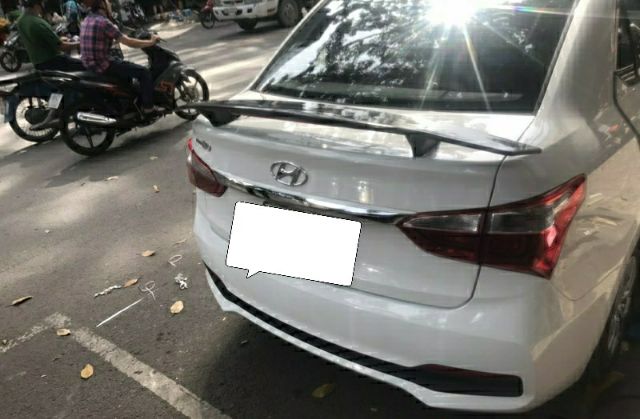 Đuôi gió thể thao có đèn cho hyundai elantra, accent