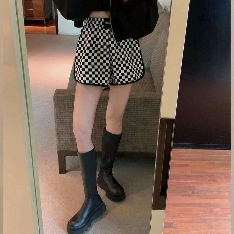 Quần short thể thao YEYA cạp cao ống rộng họa tiết caro cho nữ