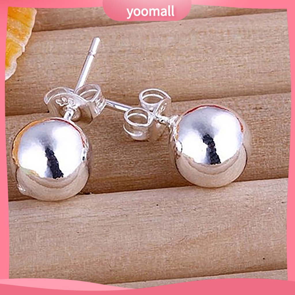 Khuyên tai nữ trang dáng tròn tạo hình độc đáo