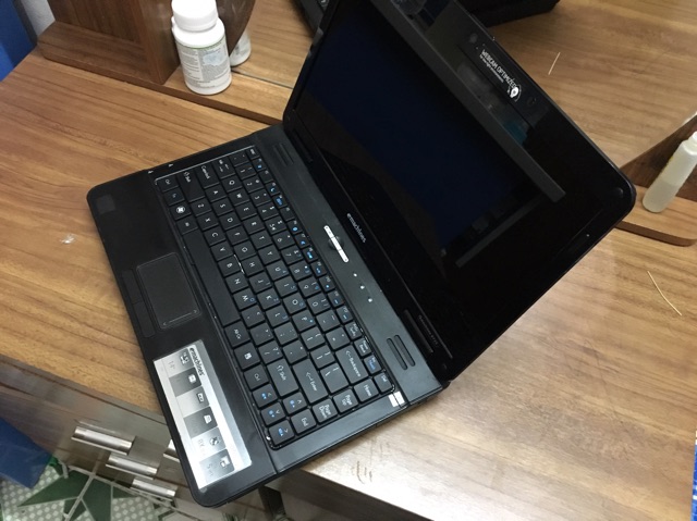 Laptop Mỹ Emachi D725 thời trang | BigBuy360 - bigbuy360.vn