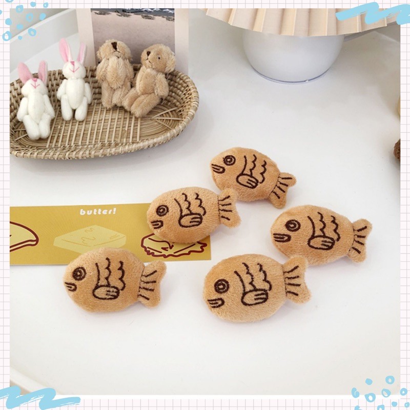 Pin, ghim cài áo, balo hình bánh cá nướng Taiyaki nhồi bông