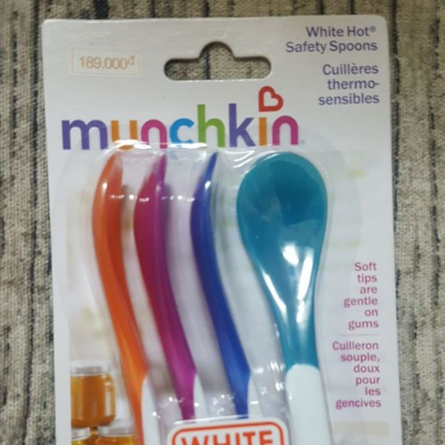 Thìa báo nóng thìa ăn dặm Munchkin cho bé