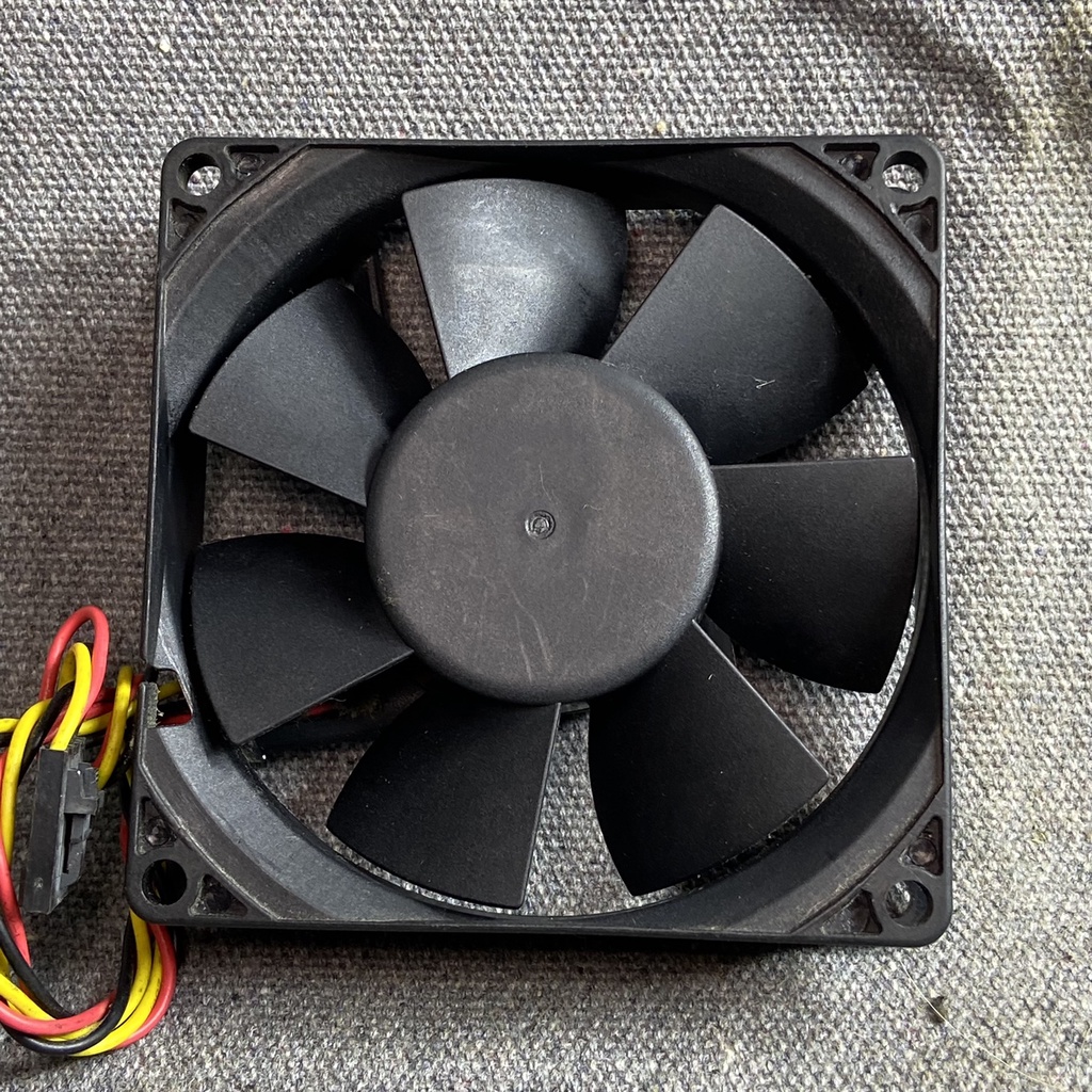 QUẠT 8 CM SUNON 12V 0.13A  GIÓ TỐT EE80201S1-0000-G99