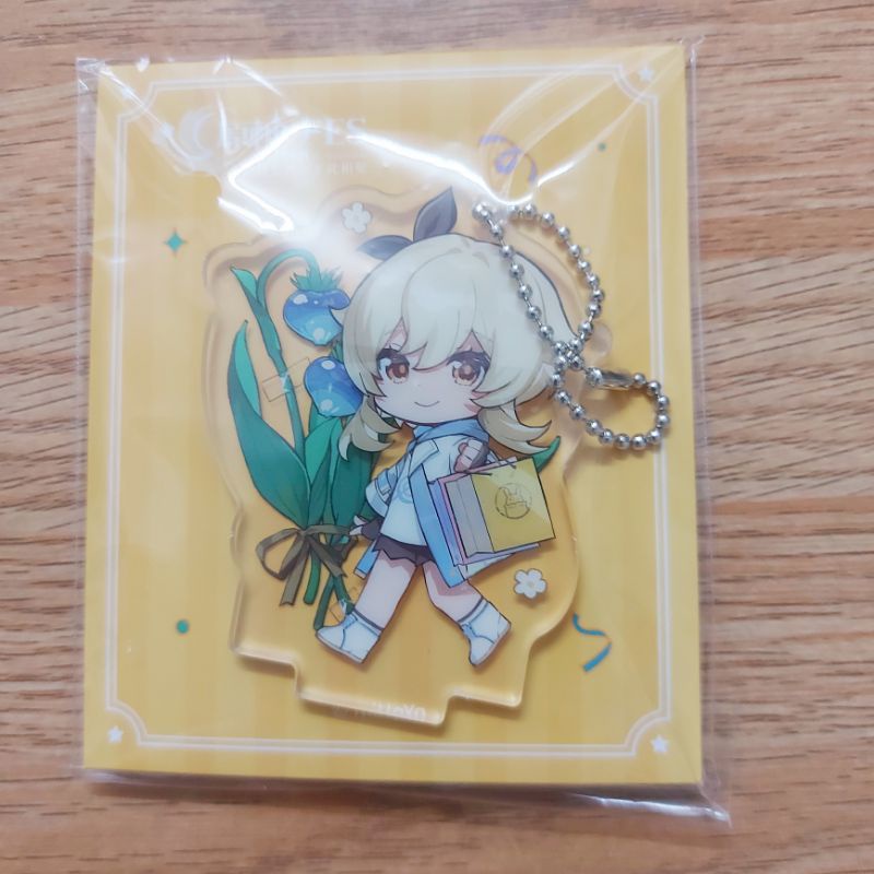 Standee kiêm móc khóa Traveler Genshinfes chính hãng từ Mihoyo