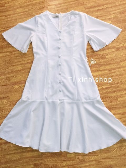 Đầm Nữ Trắng Xòe Cúc Dọc