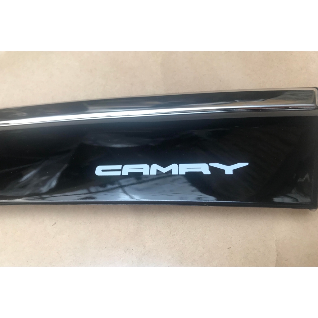 Vè che mưa Camry 2019-2021 viền chỉ inox sáng bóng