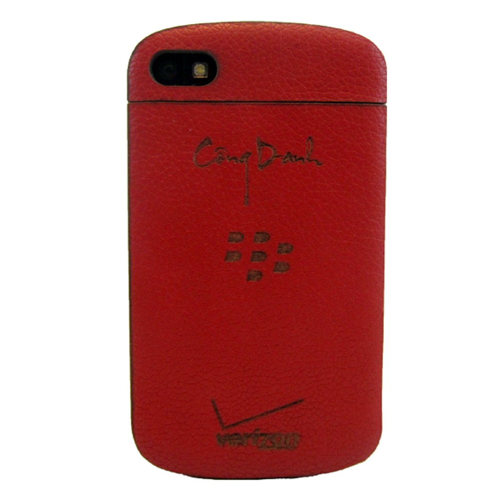 Miếng dán da Blackberry Q10 màu đỏ khắc chữ Công Danh