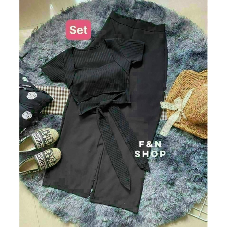 Sét bộ áo croptop cổ vuông có mút cột dây eo phối quần ống rộng hot hit