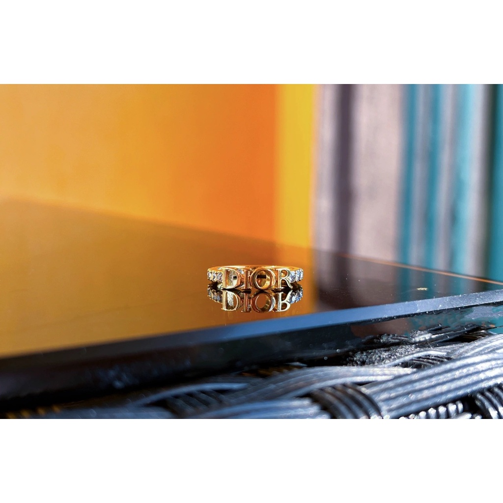 Nhẫn Cưới Khắc Chữ logo Thời Trang