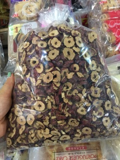 1 kg táo đỏ thái lát bỏ hạt