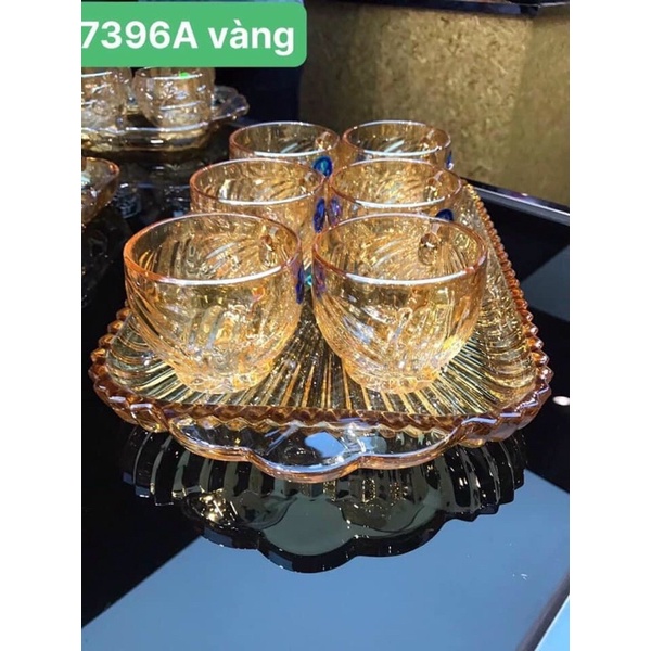 Bộ cốc thủy tinh uống nước kèm khay+ bình cao cấp, bộ ly thủy tinh có quai cầm siêu dày dặn sang trọng chịu nhiệt tốt