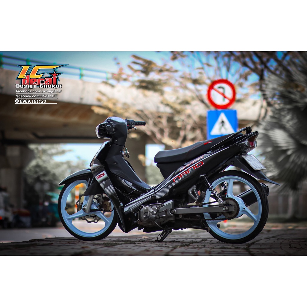 Tem Rời Dán Xe Sirius 110 Mẫu Sọc Bạc Trắng Đen Chữ Spark Nano Cực Chất, Hàng 3 Lớp Chất Lượng Cao