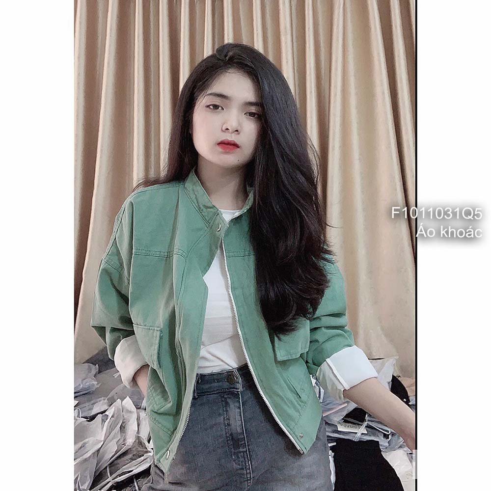 Áo khoác kaki cổ trụ phối túi hai bên tay dài!