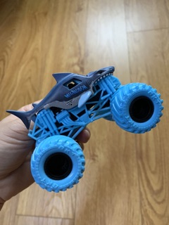 Mô Hình Monster Jam Cá Mập - Megalodon (Nobox)