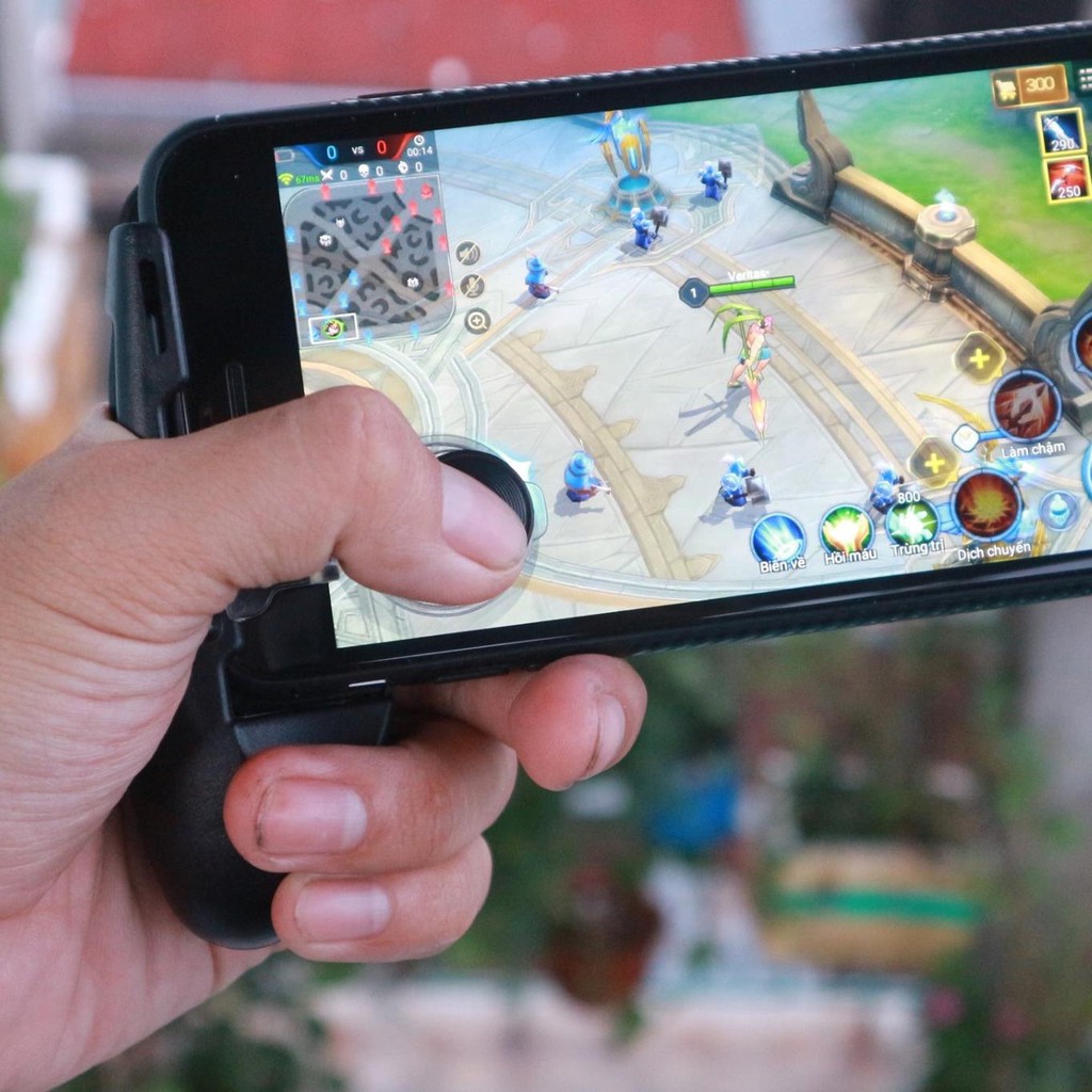 Tay cầm gamepad chơi Liên Quân 2019, tặng kèm 2 nút di chuyển | BigBuy360 - bigbuy360.vn