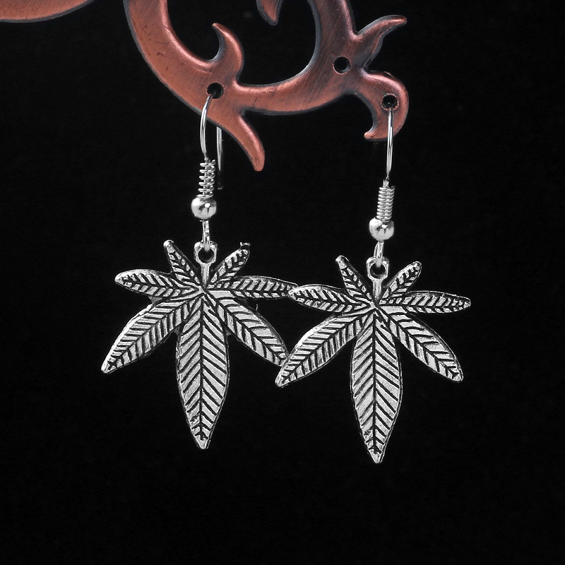 Khuyên Tai Hình Bướm Phong Cách Hip Hop Cổ Điển