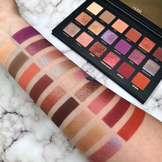 Bảng Màu Mắt Huda Beauty Desert Dusk Palette