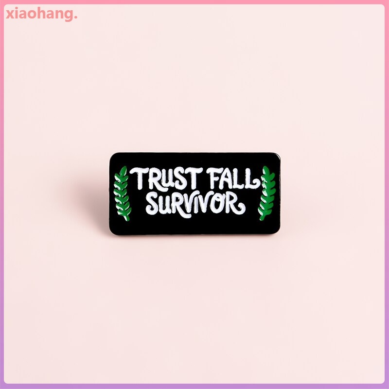 Ghim Cài Áo Tráng Men Hình Chữ Trust FALL SURVIVOR Màu Đen