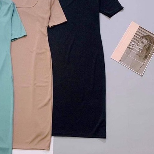 Đầm midi FOREVER21 body thun bozip cotton cổ vuông tay ngắn màu đen