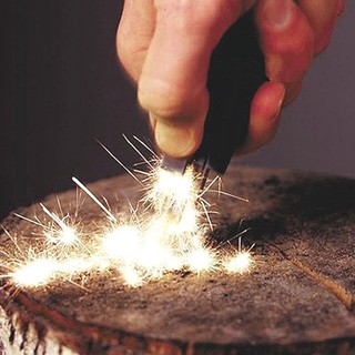 Que đánh lửa 1 tay survive