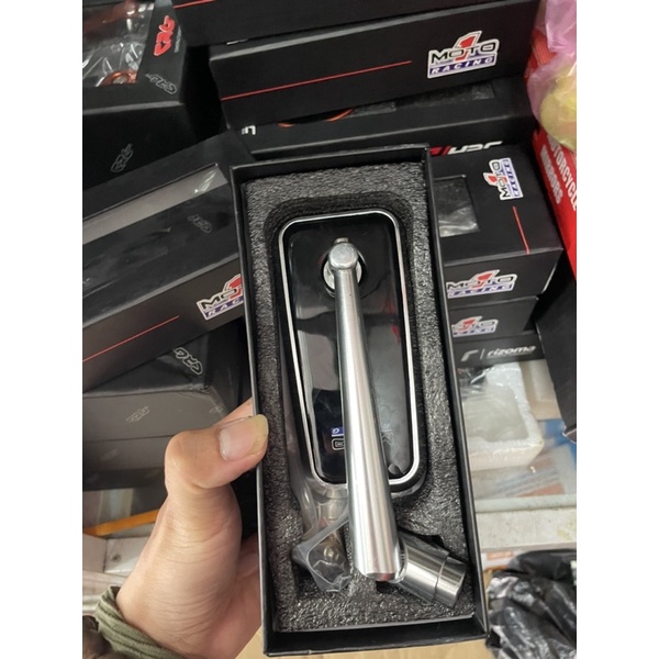 kính hậu mẫu mới chống chói