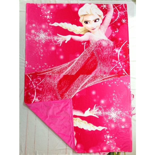 Chăn Elsa đỏ cho bé