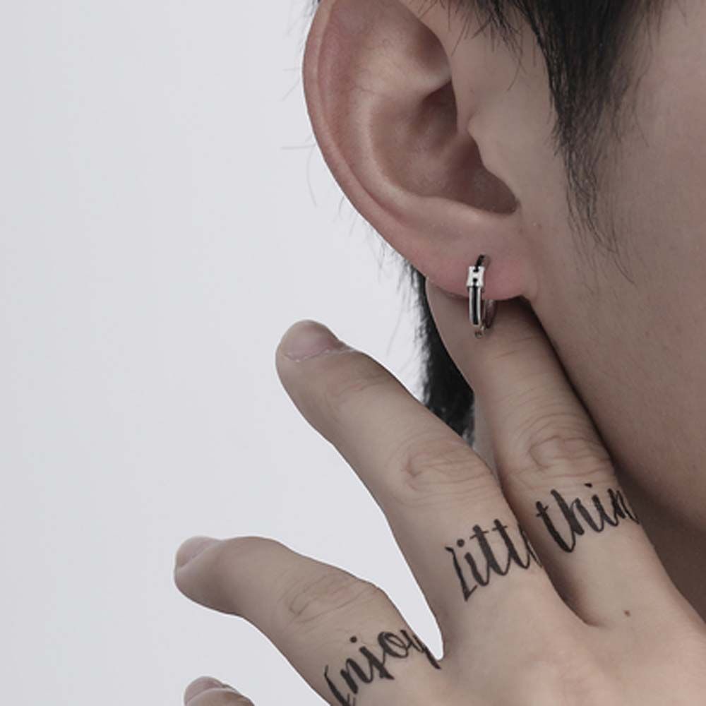 Khuyên tai dạng vòng đính chữ H đơn giản cá tính sang trọng cho nam