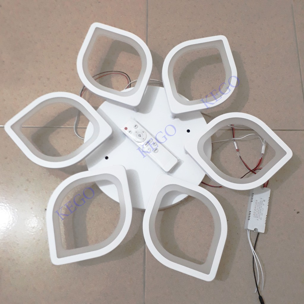 Đèn trần trang trí có điều khiển từ xa 3 chế độ màu LED V3- 6 cánh