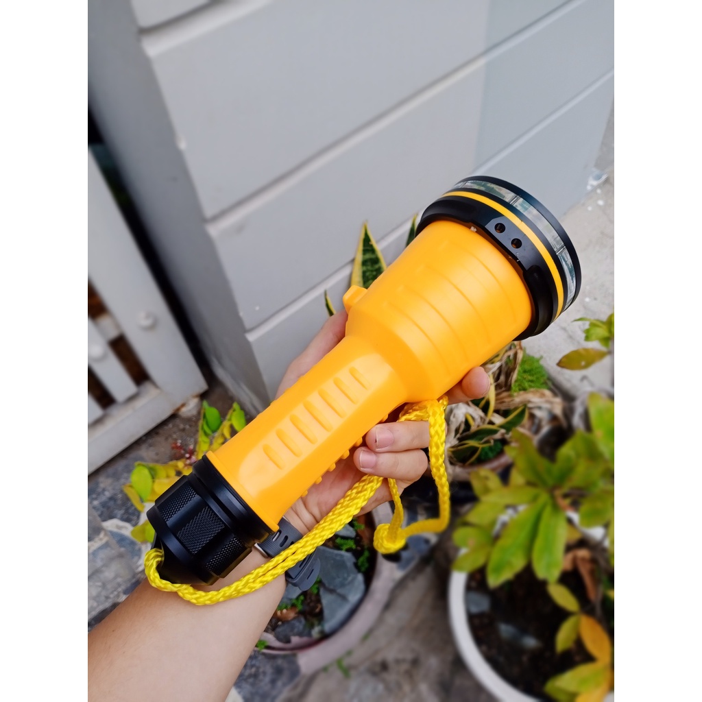 Đèn lặn biển Q9 chính hãng cao cấp