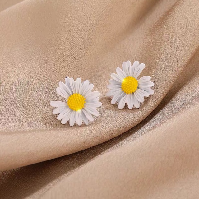 Hoa tai hoa cúc xinh