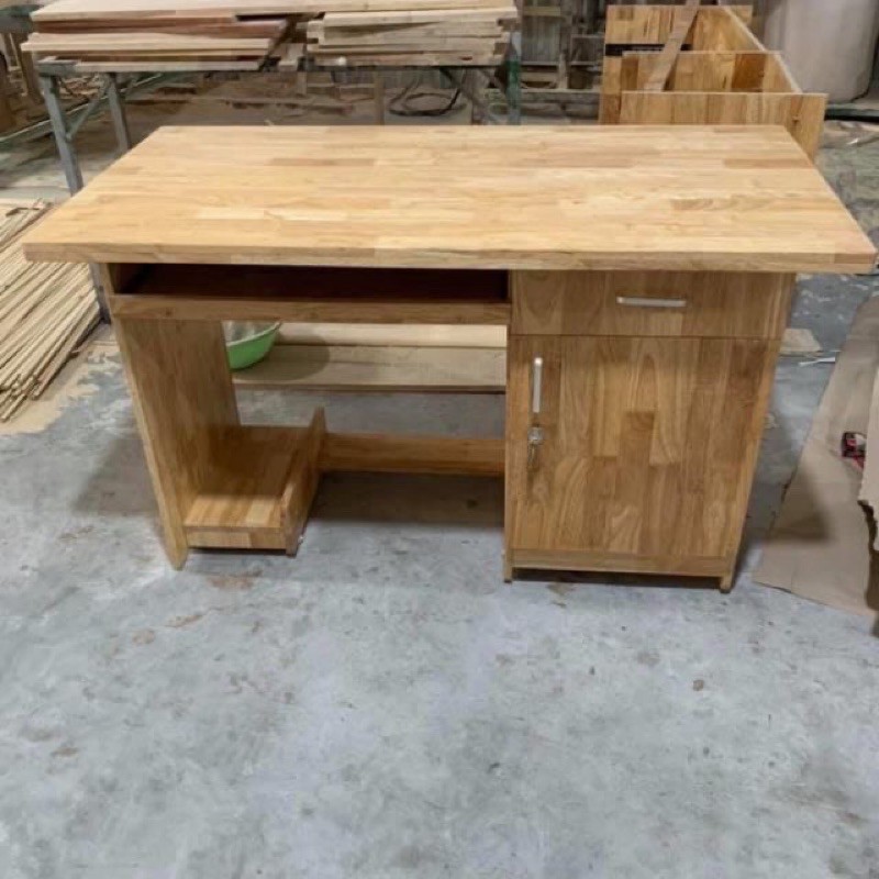 Bàn vi tính  gỗ cao su tự nhiên đẹp