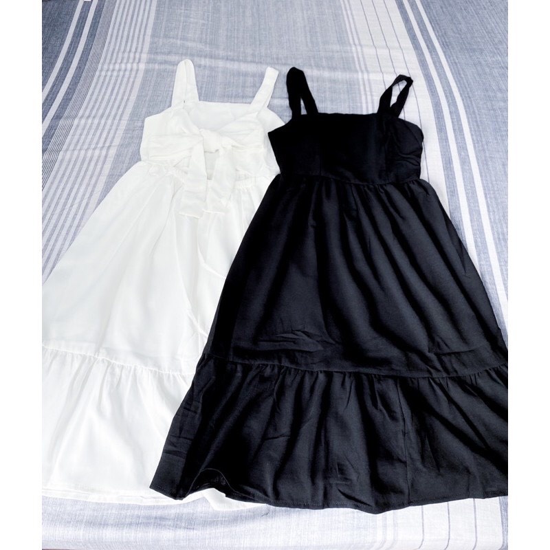 Váy hai dây nơ sau lưng