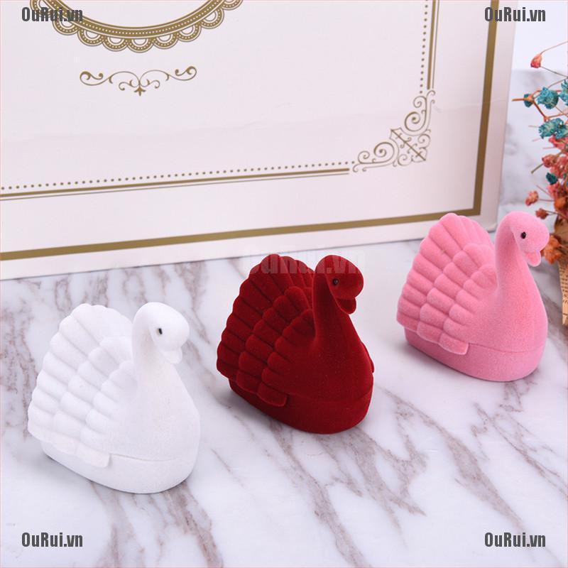 Hộp Đựng Nhẫn Hình Thiên Nga Sang Trọng