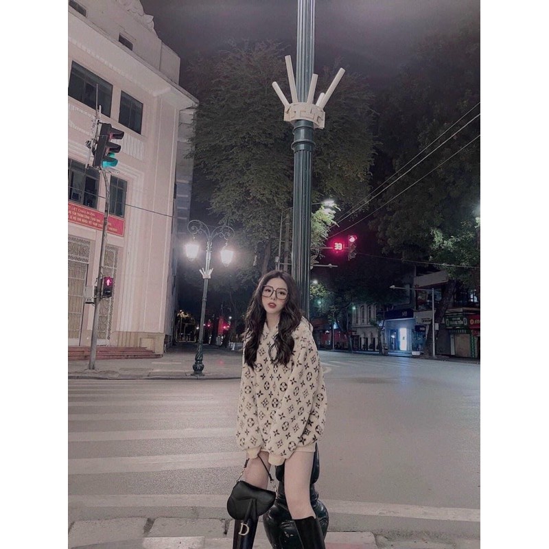 ÁO HOODIE NỈ BÔNG HOẠ TIẾT EO VI CỰC HOT | BigBuy360 - bigbuy360.vn