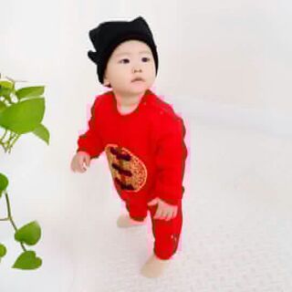 Body đỏ may mắn cho bé diện tết