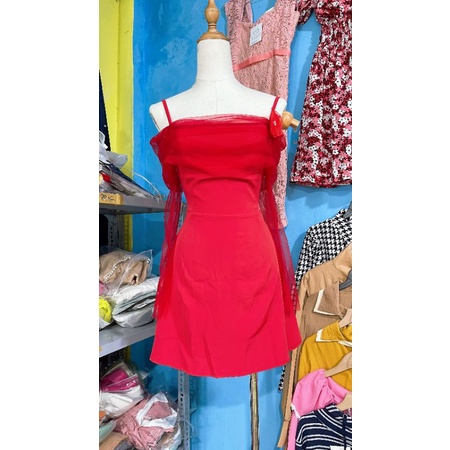 Đầm dây bẹt vai