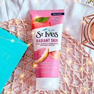 Tẩy da chết làm sáng và đều màu da St.Ives Even Bright Pink Lemon & Mandarin Orange Scrub 170g
