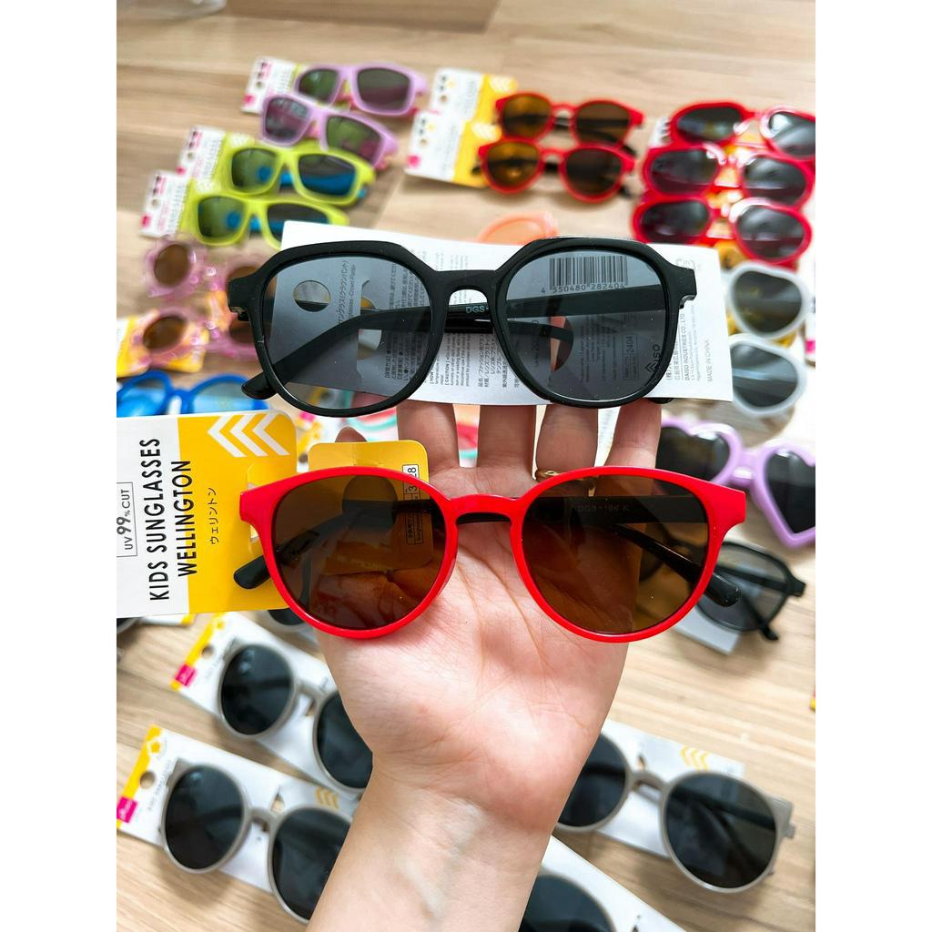 Mắt kính giảm 99% tia UV cho bé Daiso Nhật Bản