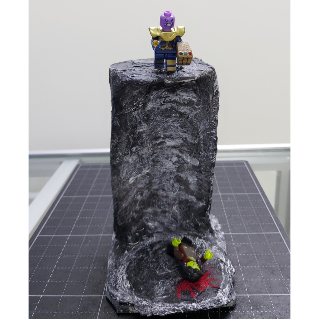 Mô hình tiểu cảnh nhân vật Thanos, Gamora