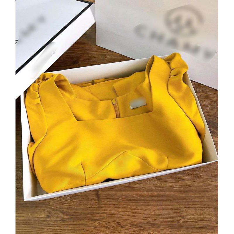 Sét áo peplum chân váy vàng sang trọng