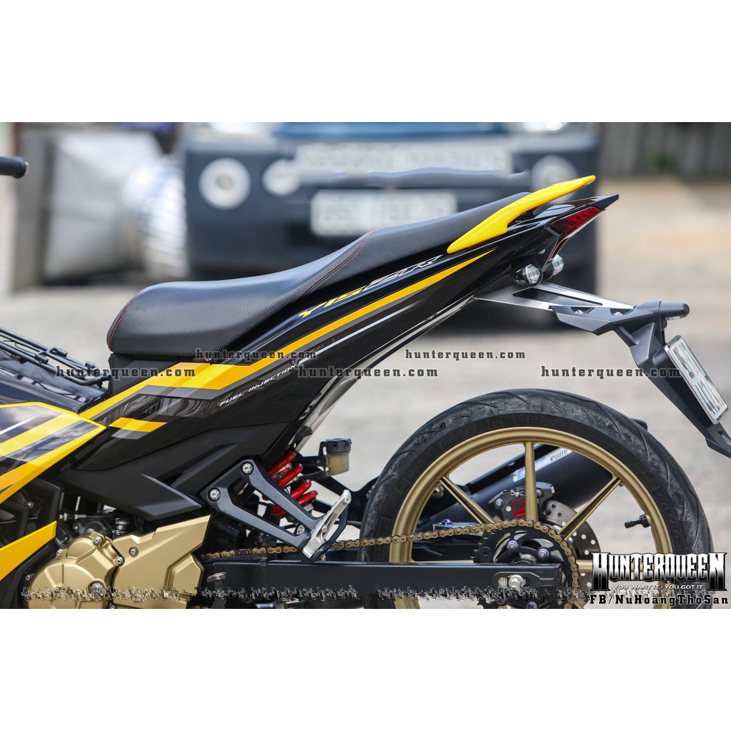 Tem rời Y15ZR hot nhất, in UV cao cấp, Dán xe Exciter 150 đời 2016-2018 màu đen vàng. Mẫu decal hoa văn chìm ẩn