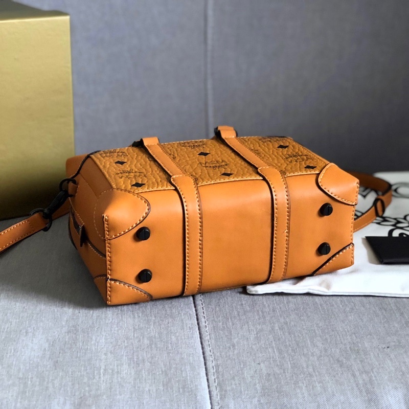 Túi xách cho nam và nữ dáng valy cổ điển thương hiệu MCM cao cấp