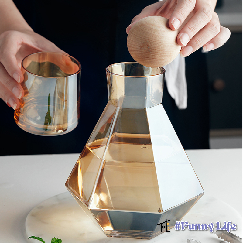 Bình thủy tinh đựng trà/đồ uống kiểu dáng mới lạ 1400ml | BigBuy360 - bigbuy360.vn