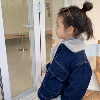 Áo khoác denim lót lông mềm thời trang cho bé