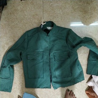 sản phẩm bao gồm áo da lộn một lớp