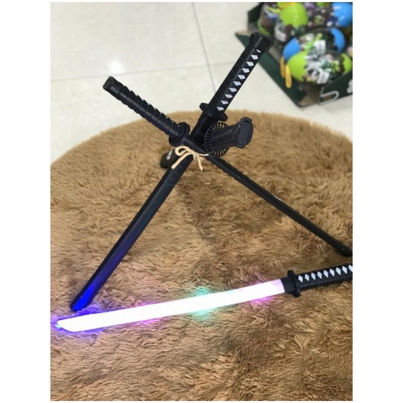Được chọn màu Đồ chơi hình cây kiếm katana có đèn, có âm thanh