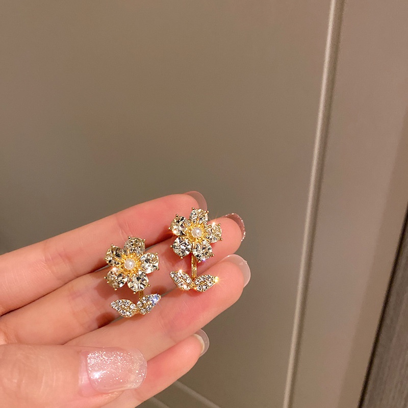 Bông Tai Hình Cánh Hoa Đính Đá Zircon Toàn Diện Phong Cách Hàn Quốc