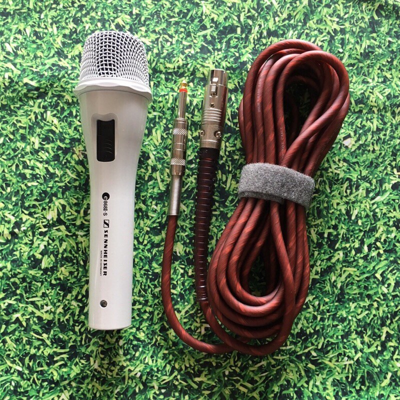 Mic karaoke SENNHEISER 868II-S có dây dẻo silicon độ dài 5m với tay mic màu trắng hộp đựng kim loại sang trọng