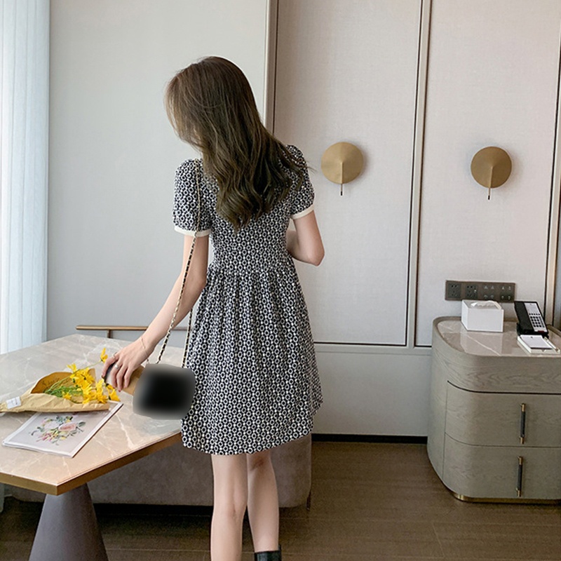 Đầm Tay Ngắn Cổ Chữ V Họa Tiết Hoa Dáng Chữ A Thời Trang Quyến Rũ Cho Nữ